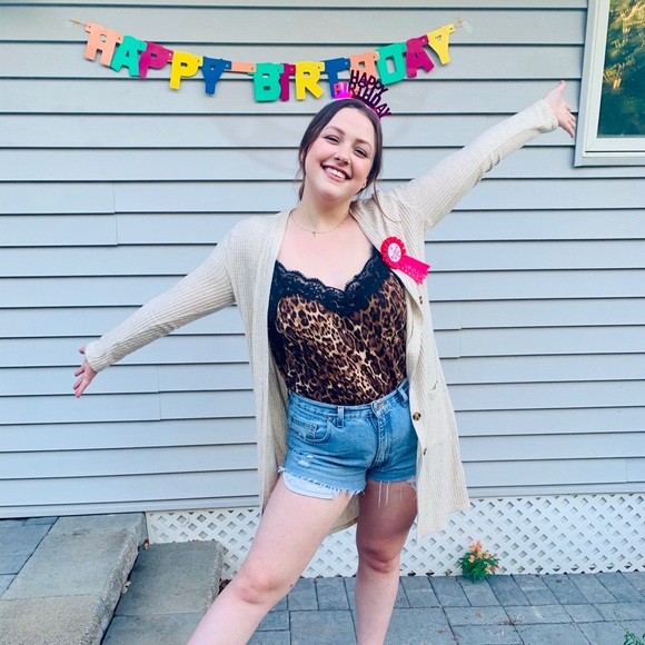 Meet your Posher, Alex - Picture 3 of 10